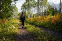 Walking yoga is de laagdrempelige versie van yoga